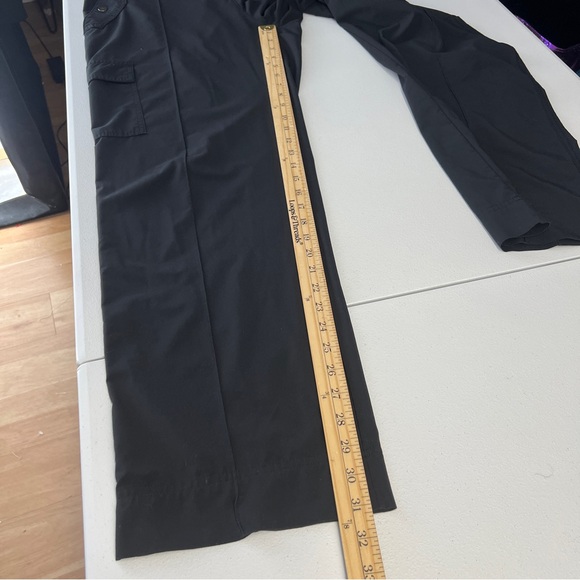 Athleta Vienna Pull-On Cargo Pant Black Lightweight Stretch Size 14 - Picture 13 of 16
